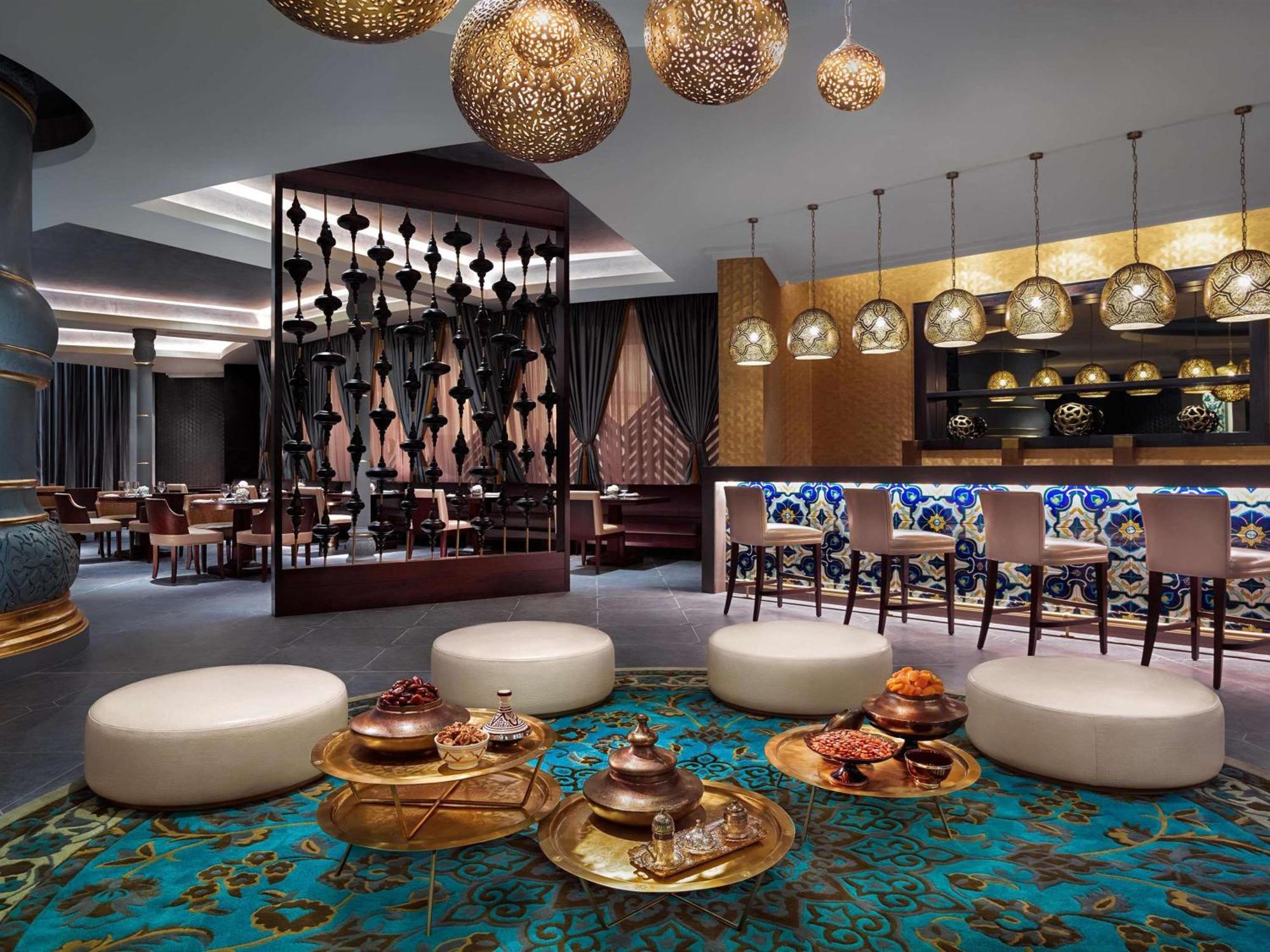 Fairmont Ajman Hotel Buitenkant foto The lounge at the airport