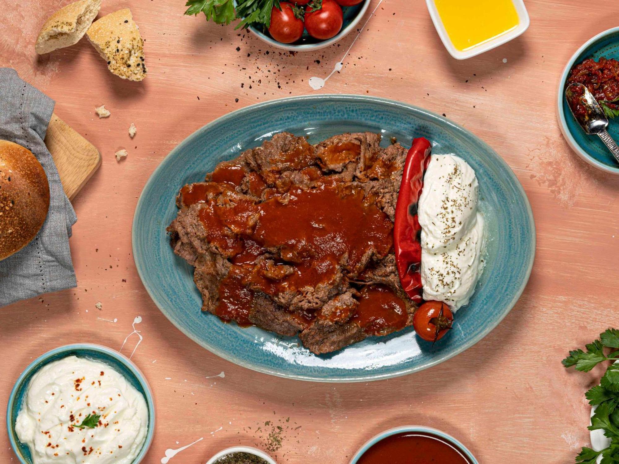 Fairmont Ajman Hotel Buitenkant foto A plate of gyros