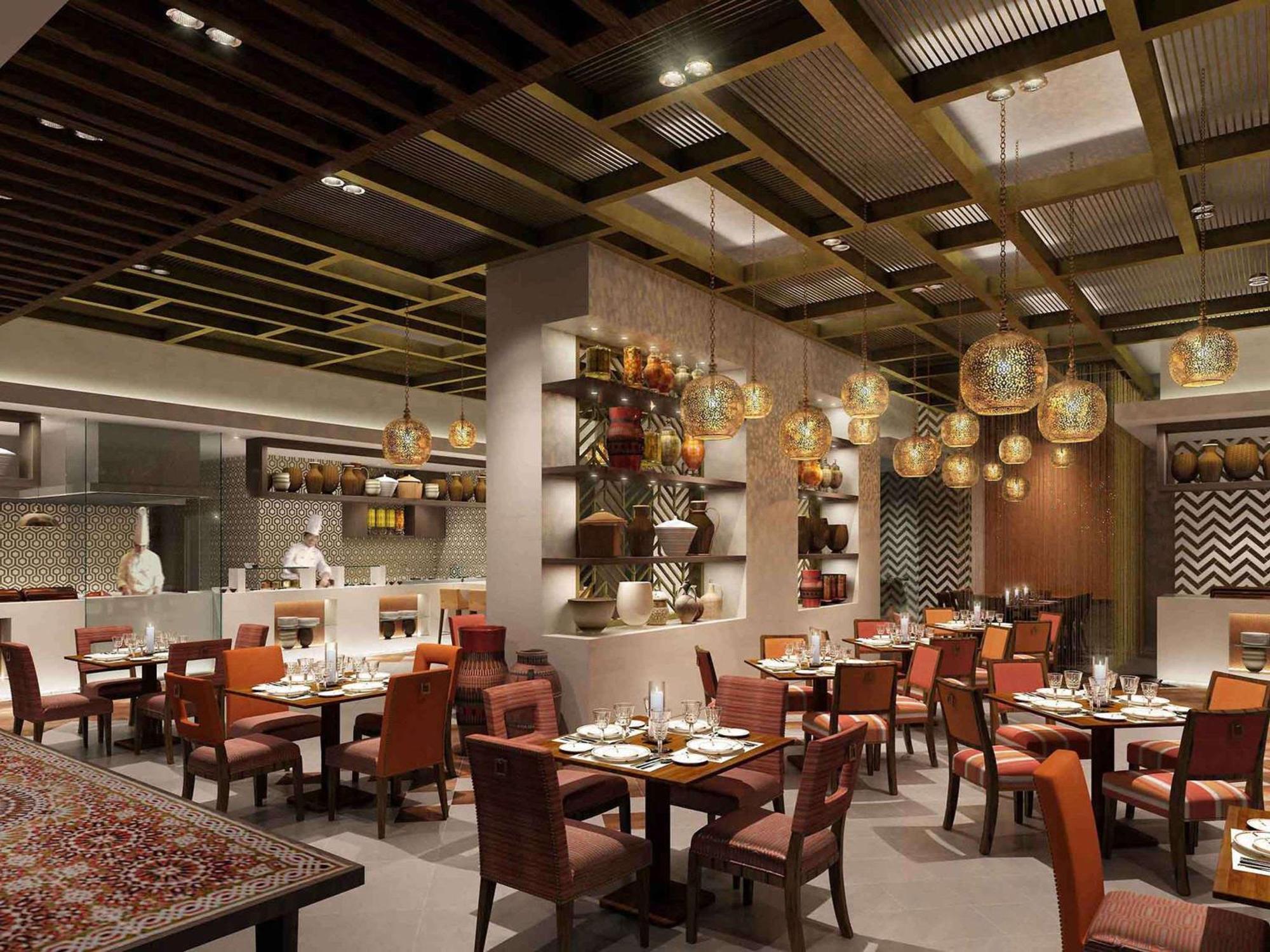 Fairmont Ajman Hotel Buitenkant foto The interior of the restaurant