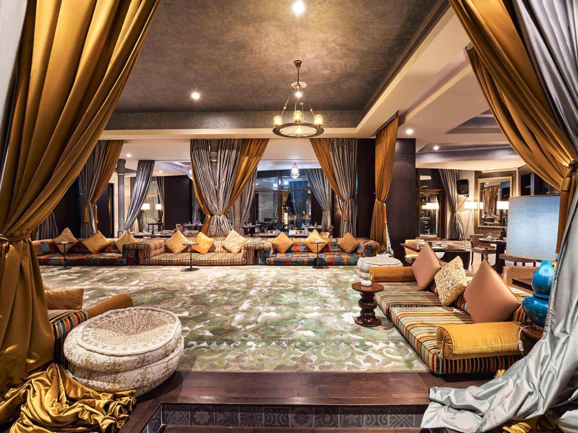 Fairmont Ajman Hotel Buitenkant foto The lobby of the hotel