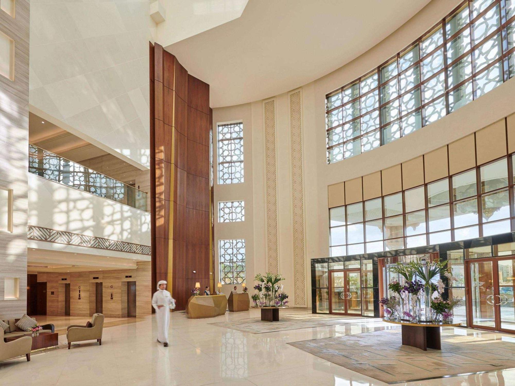 Fairmont Ajman Hotel Buitenkant foto Lobby
