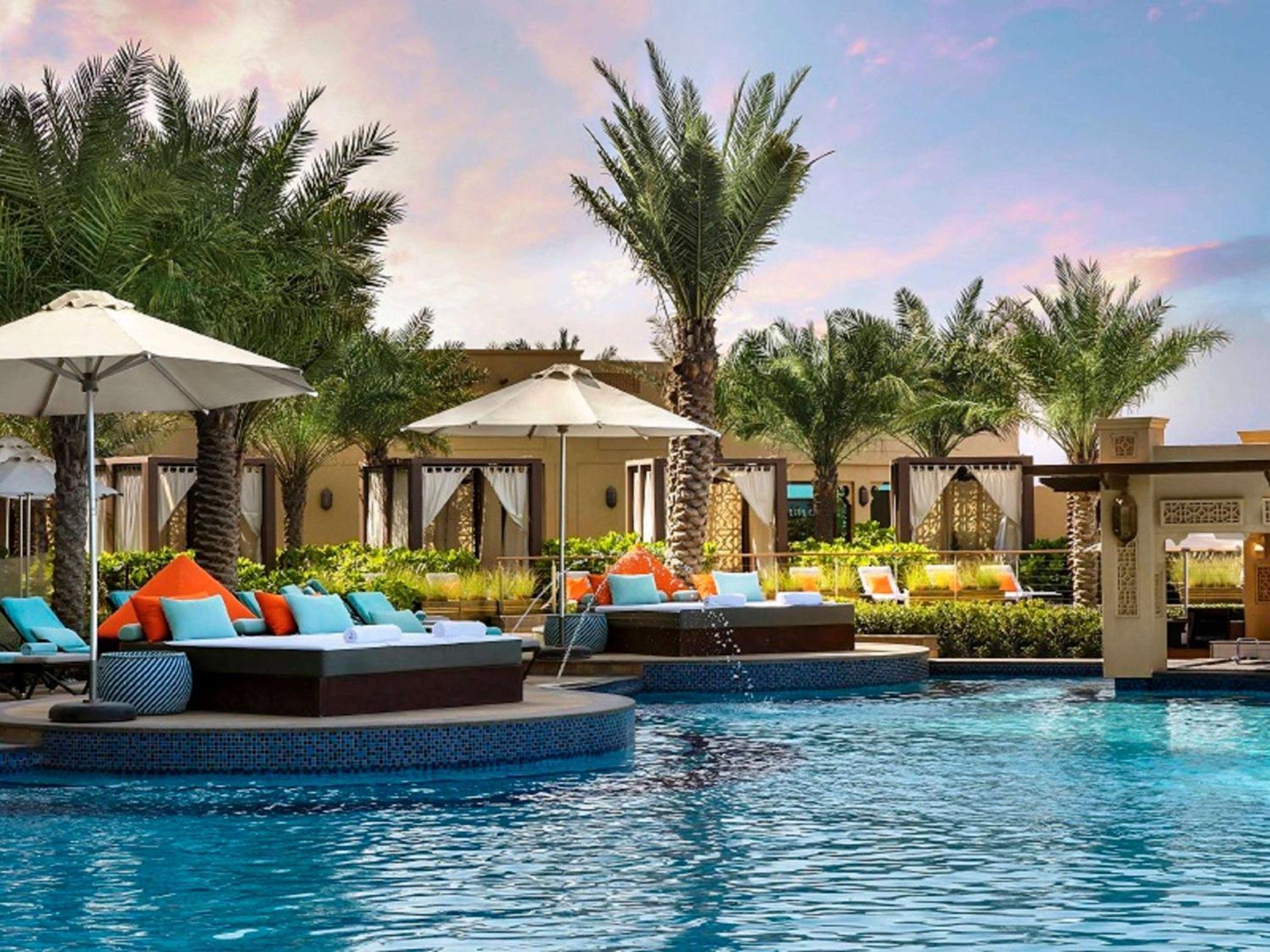 Fairmont Ajman Hotel Buitenkant foto The pool at the resort