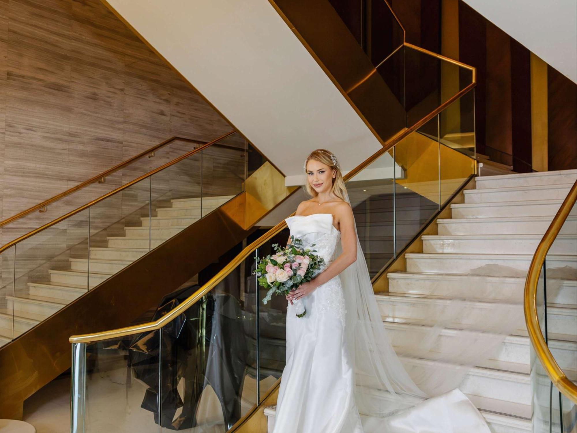 Fairmont Ajman Hotel Buitenkant foto Wedding dress