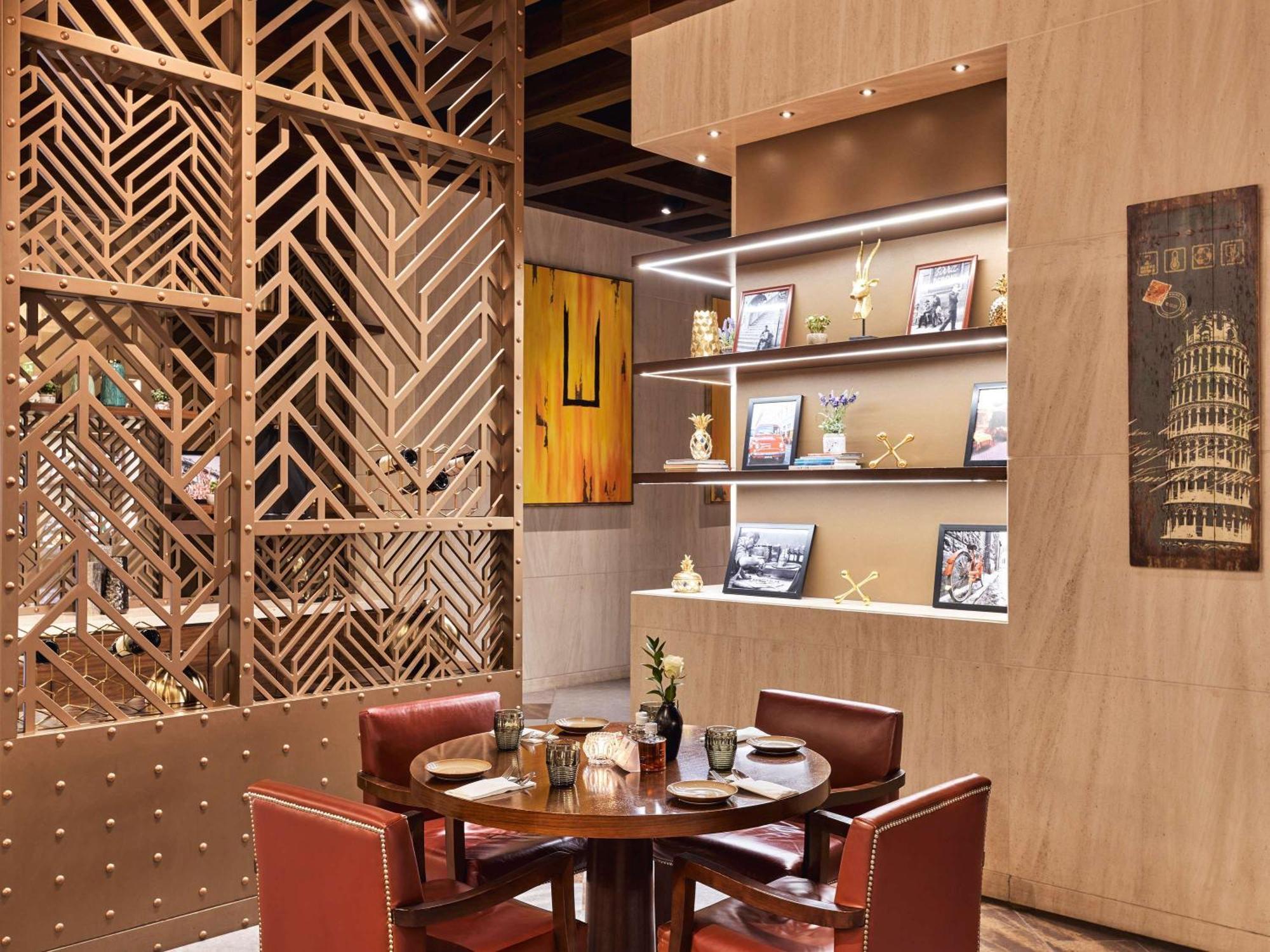 Fairmont Ajman Hotel Buitenkant foto The interior of the lounge
