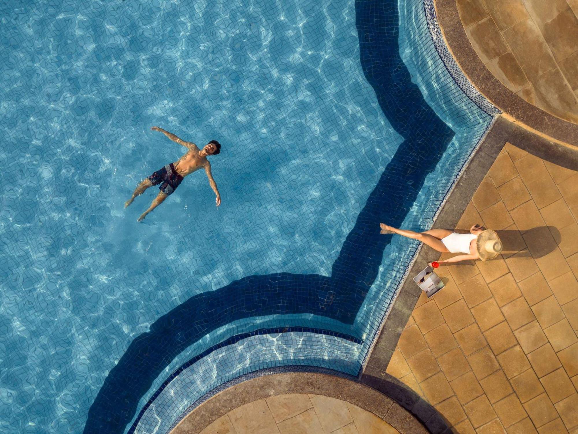 Fairmont Ajman Hotel Buitenkant foto Aerial view of a swimming pool